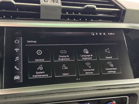 Used 2025 Audi Q3 2.0T Premium image 24