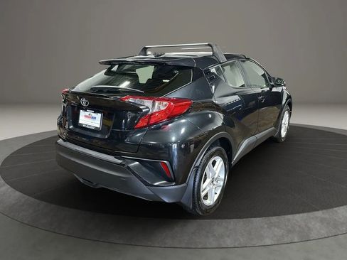 Used 2021 Toyota C-HR LE image 5