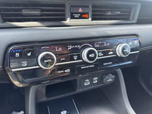 Used 2025 Honda Pilot Elite image 17
