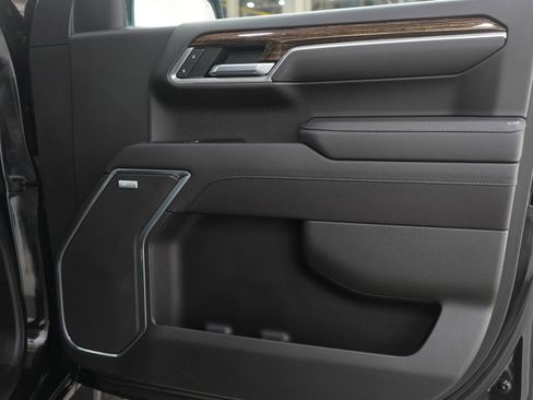 Used 2022 GMC Sierra 1500 Elevation w/ Elevation Premium Package image 9