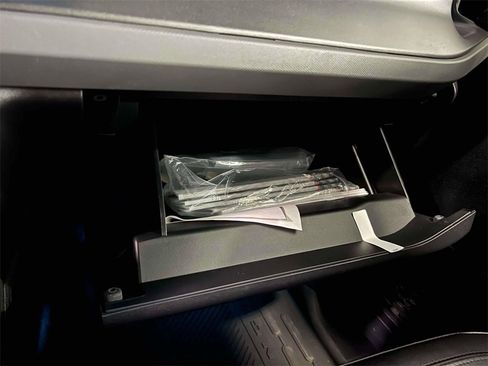 Used 2024 Ford Bronco Everglades image 33