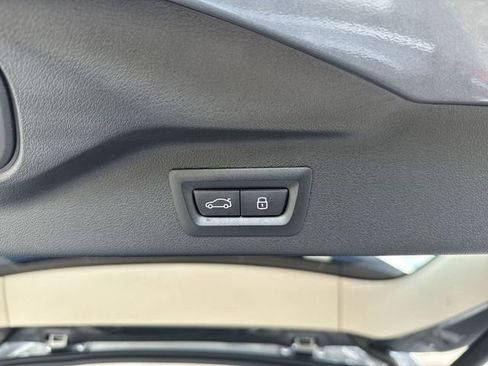 Used 2025 BMW X7 xDrive40i AWD/4WD image 36