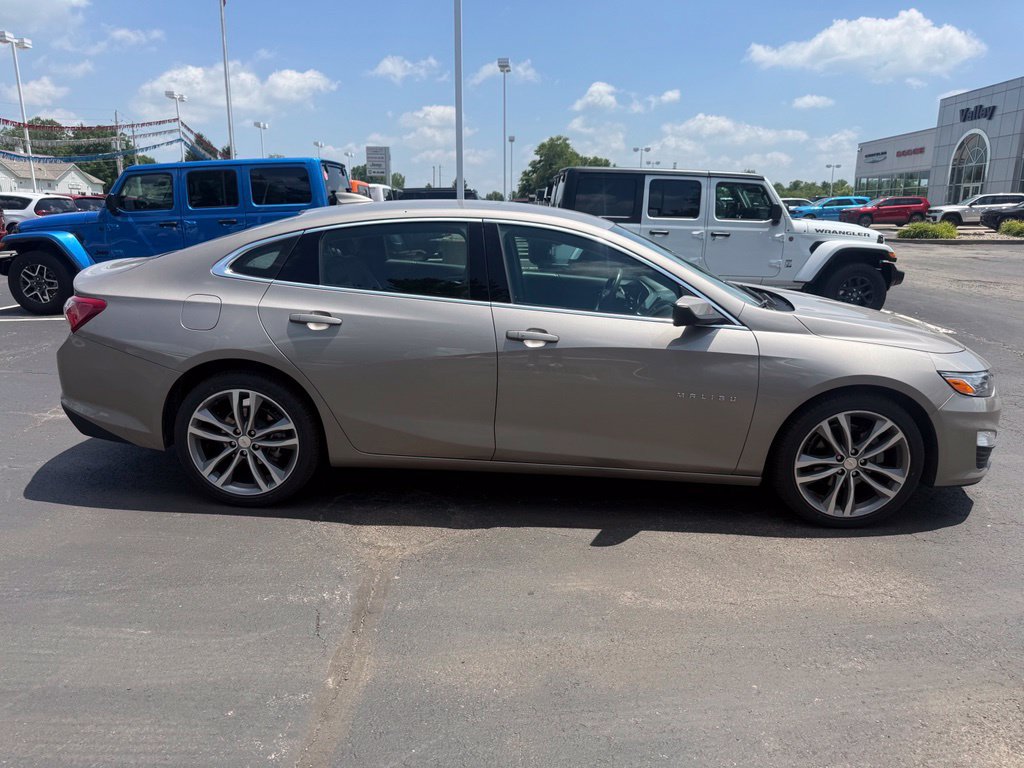 Used 2024 Chevrolet Malibu LT FWD image 2