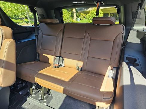 New 2026 Chevrolet Tahoe High Country w/ Sun And Tow Package AWD/4WD image 18