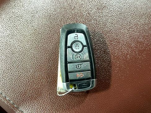 Used 2024 Ford Expedition Limited image 21