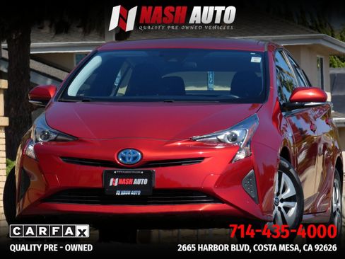 Used 2017 Toyota Prius Three w/ Carpet Mat Package FWD image 2