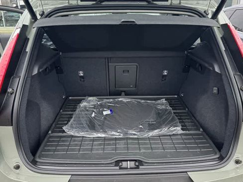 Used 2023 Volvo XC40 B5 Plus w/ Driver Assist Package image 15