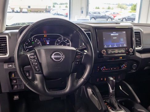 Used 2023 Nissan Frontier SV w/ SV Convenience Package image 16