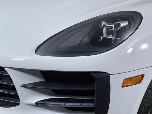 Certified 2020 Porsche Macan image 15