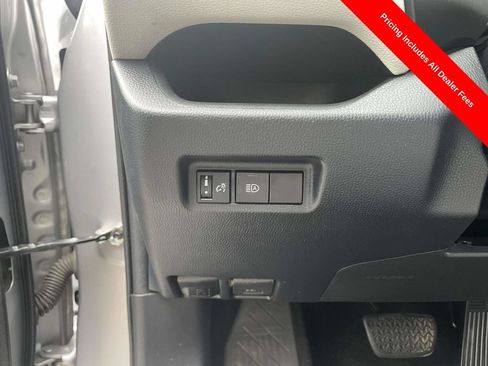 Used 2020 Toyota RAV4 XLE AWD/4WD image 22