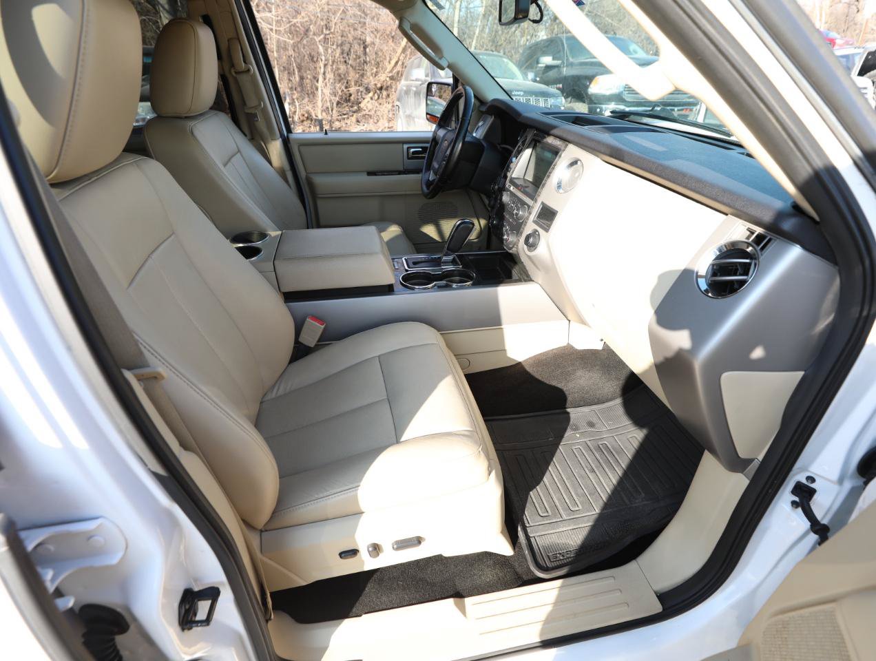 Used 2016 Ford Expedition Limited AWD/4WD image 12