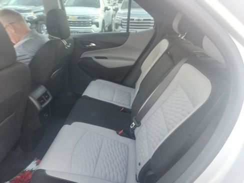 Used 2019 Chevrolet Equinox LS FWD image 10