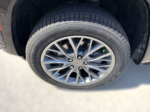 New 2025 Jeep Grand Cherokee Summit w/ Luxury Tech Group V image 8