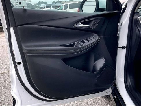 Used 2024 Buick Encore GX Sport Touring FWD image 17