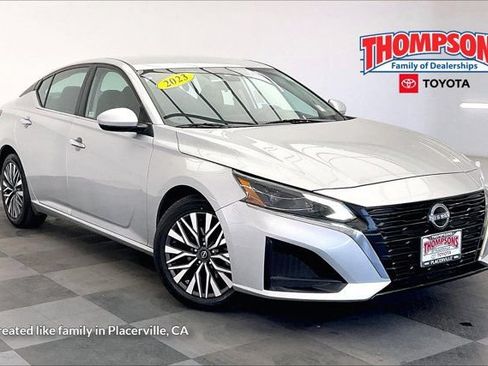 Used 2023 Nissan Altima 2.5 SV FWD image 1