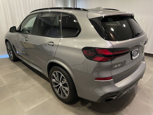 Used 2026 BMW X5 xDrive40i w/ M Sport Package AWD/4WD image 4