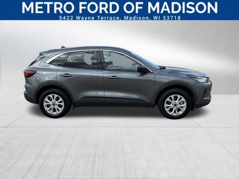 Used 2024 Ford Escape Active AWD/4WD image 2