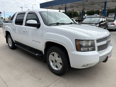 Used 2010 Chevrolet Avalanche LT w/ Luxury Package AWD/4WD image 4