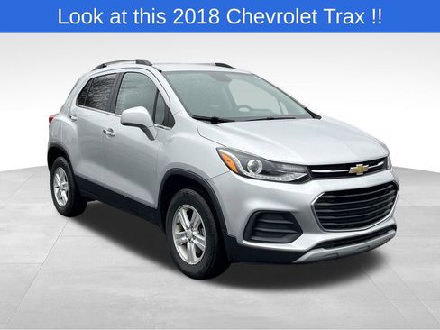Used 2018 Chevrolet Trax LT w/ LT Convenience Package image 1