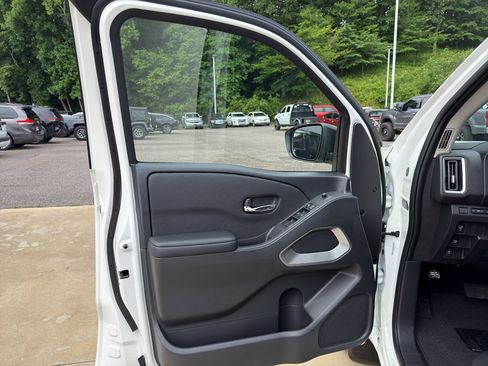 New 2026 Nissan Frontier SV RWD image 10