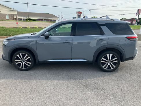 Used 2023 Nissan Pathfinder Platinum AWD/4WD image 4