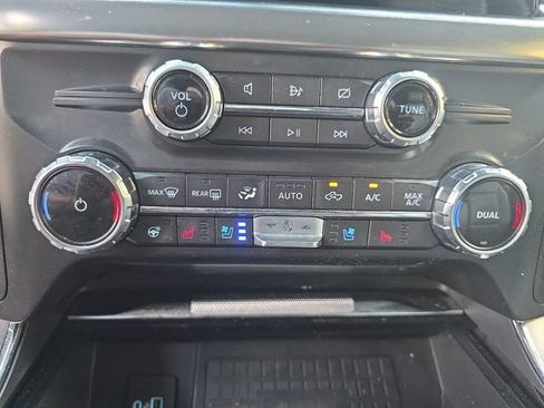 Used 2022 Ford F150 Lariat w/ Equipment Group 502A High AWD/4WD image 21