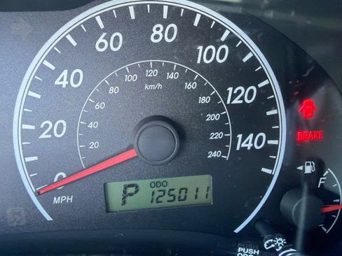 Used 2012 Toyota Corolla LE FWD image 14