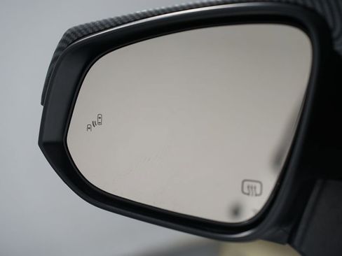 Used 2024 Toyota Highlander Limited image 27