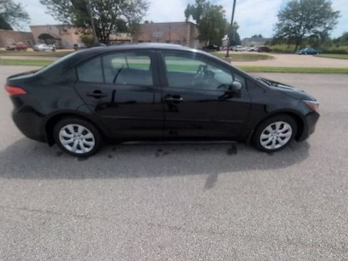 Used 2026 Toyota Corolla LE FWD image 2
