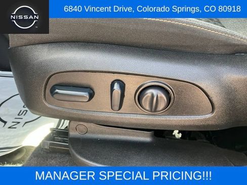 Used 2024 Chevrolet Equinox LT FWD image 17