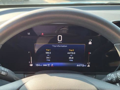 Used 2025 Chevrolet TrailBlazer LT AWD/4WD image 12