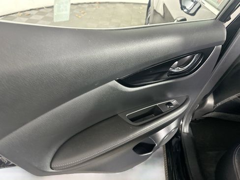 Used 2021 Nissan Rogue Sport SL w/ Premium Package image 25