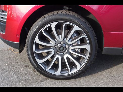 Used 2018 Land Rover Range Rover Autobiography image 9