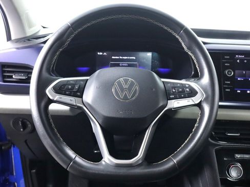 Used 2023 Volkswagen Taos SE w/ Panoramic Sunroof Package AWD/4WD image 11