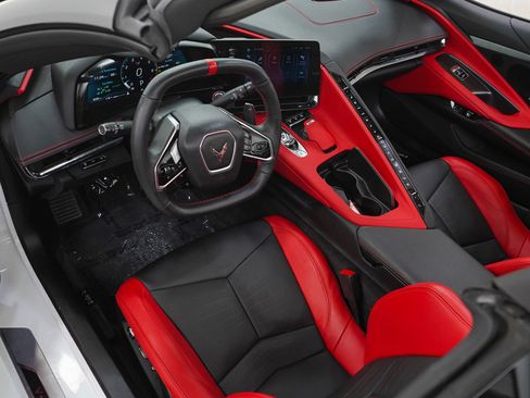 Used 2024 Chevrolet Corvette Stingray Preferred Conv w/ Z51 Performance Package image 33