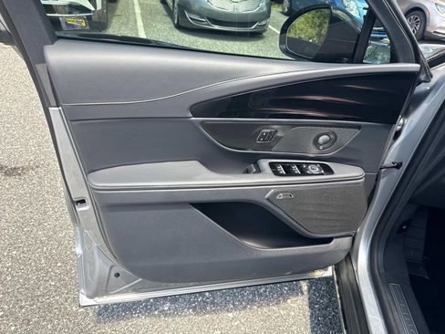 New 2025 Lincoln Nautilus Reserve w/ Jet Appearance Package image 18