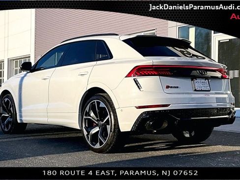 Used 2024 Audi RS Q8 w/ Black Optic Package image 10