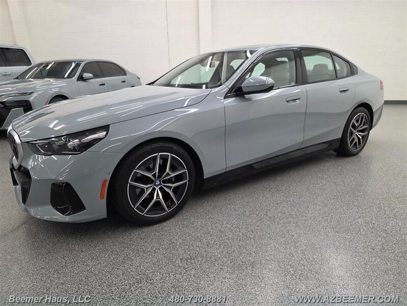 Used 2024 BMW i5 eDrive40i w/ M Sport Package RWD image 4