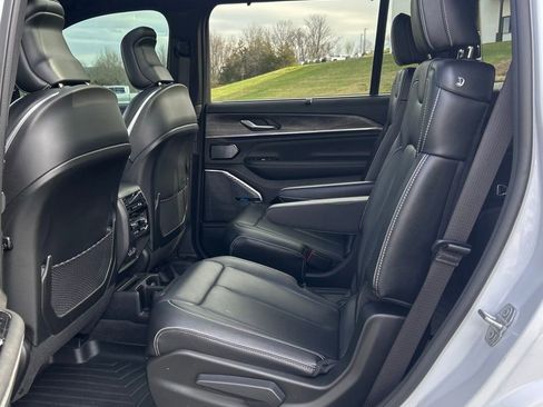 Used 2022 Jeep Grand Cherokee L Overland w/ Luxury Tech Group IV image 21