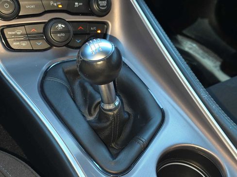 Used 2022 Dodge Challenger R/T RWD image 21