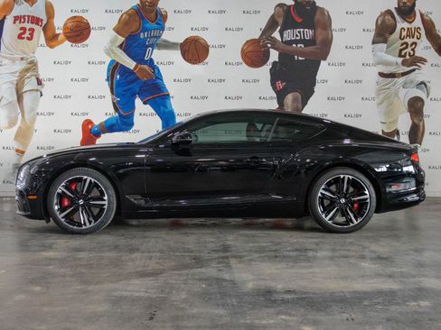Used 2021 Bentley Continental GT image 17
