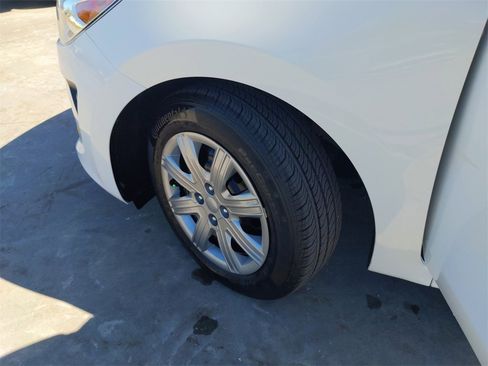 Certified 2022 Kia Rio S image 34