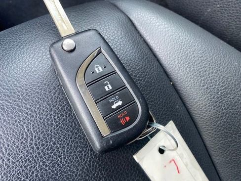 Used 2021 Toyota Camry SE image 21