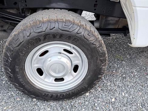 Used 2017 Ford F250 XL w/ Power Equipment Group AWD/4WD image 38