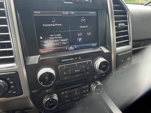 Used 2015 Ford F150 Platinum w/ Equipment Group 701A Luxury AWD/4WD image 21
