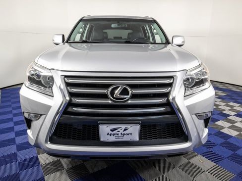 Used 2018 Lexus GX 460 w/ Navigation Package image 2