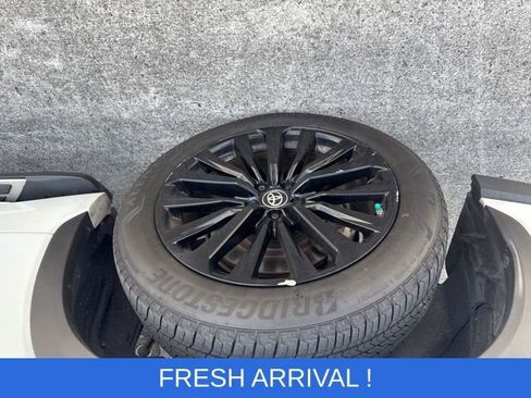 Used 2023 Toyota Highlander XSE image 23