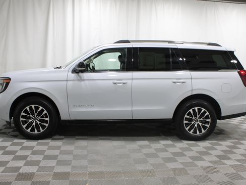 Used 2025 Ford Expedition Platinum AWD/4WD image 39