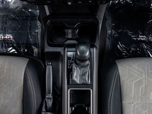 Used 2022 Toyota Tacoma TRD Off-Road image 27