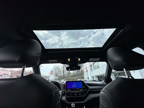 Used 2025 Toyota Highlander XSE image 22